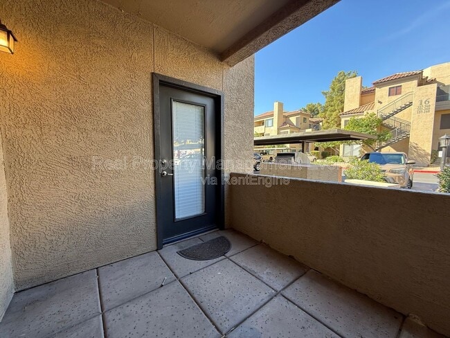 Building Photo - 4925 E Desert Cove Ave