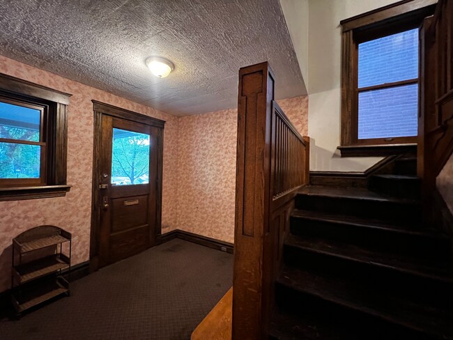Building Photo - 4149 W Pine Blvd