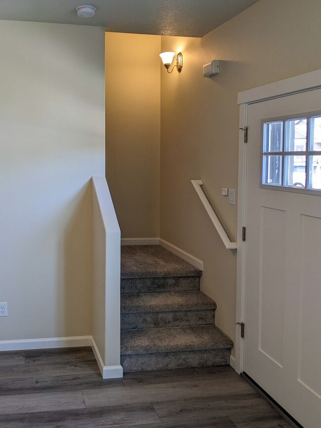 Building Photo - 1871 SE Mulberry Ave