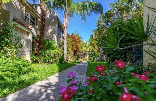 Primary Photo - 5234 NE 6th Ave