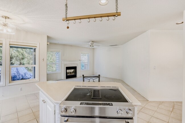 Building Photo - 374 NE 49th Ave