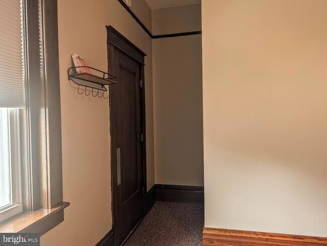 Building Photo - 233 E Pitt St