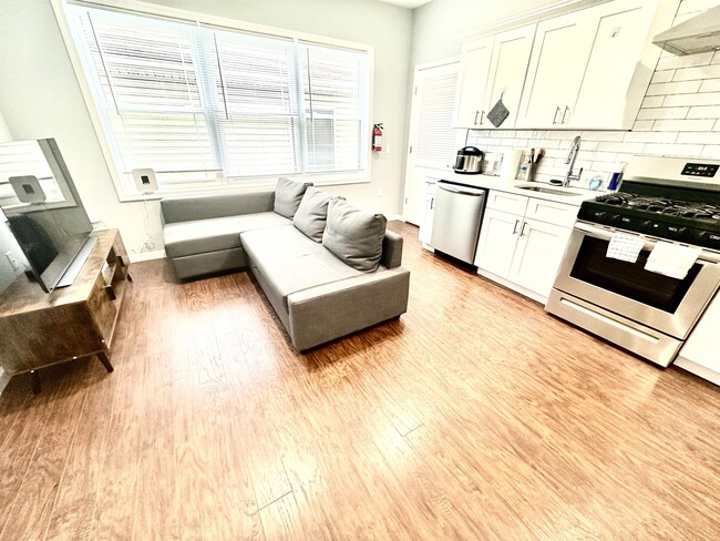 Primary Photo - 40 Vroom St