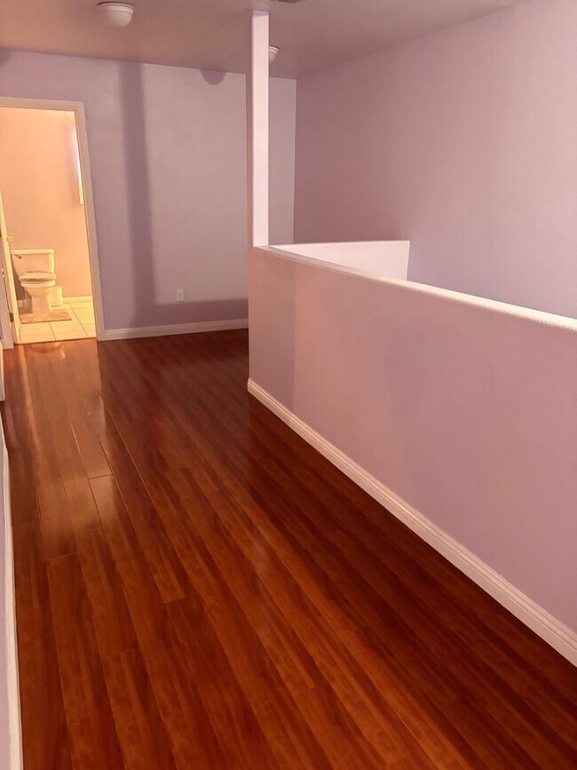 Building Photo - Cozy & Inviting