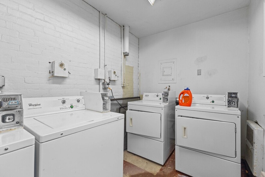 Building Photo - 42 N Prospect St