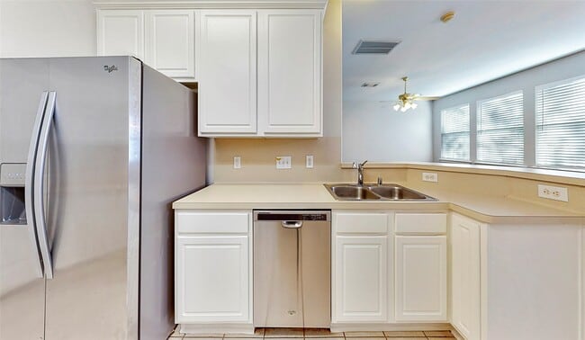 Building Photo - 107 N Camellia Grove Cir