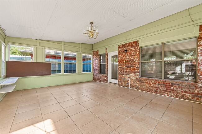 Building Photo - 8427 Brickhaven Ln