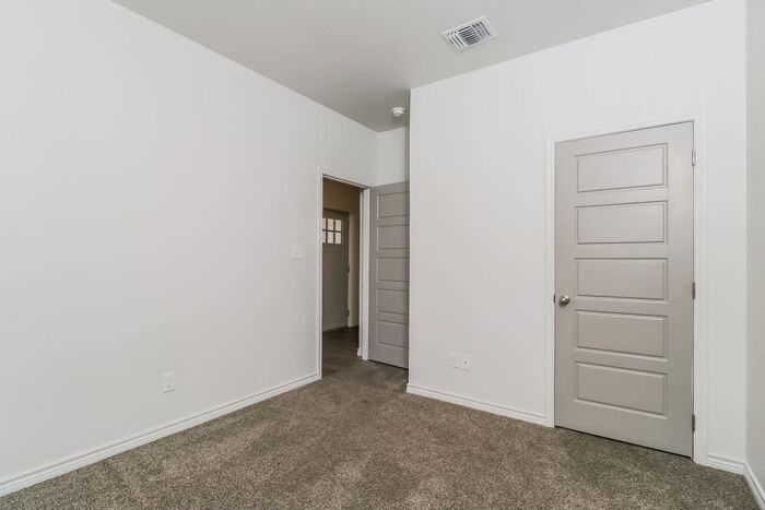 Building Photo - 2232 Hornbeam St