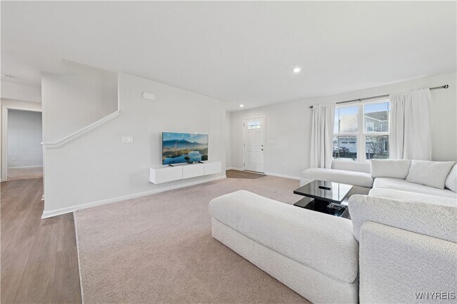 Building Photo - 32 Florence Ln