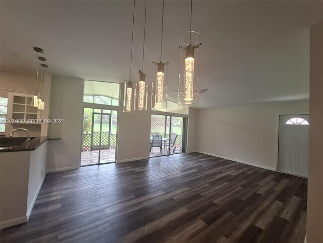 Building Photo - 22280 Timberly Dr