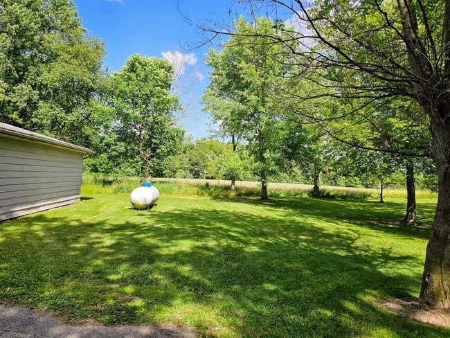 Building Photo - 1019 W 150 N
