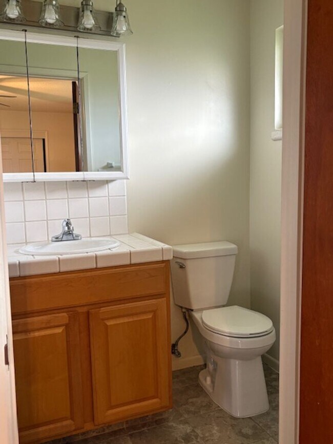 Building Photo - 4BD/2BA Home in Lincoln