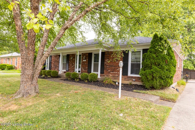Building Photo - 2901 Creekside Dr