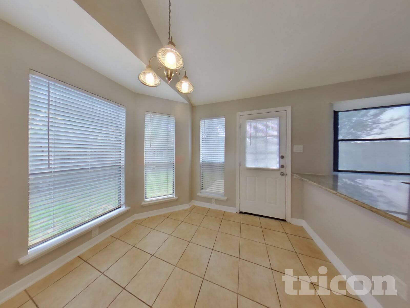 Building Photo - 13822 Cantwell Dr