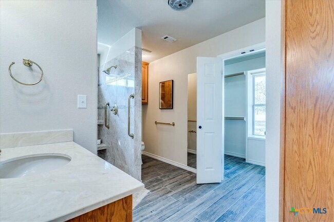 Building Photo - 8301 Brewer Ln