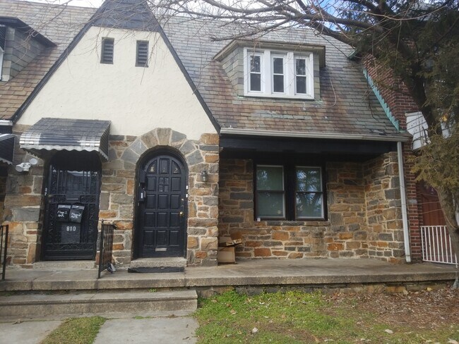 Primary Photo - 812 Argonne Dr
