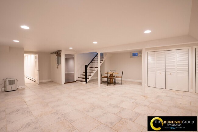 Building Photo - 40 Puddingstone Ln