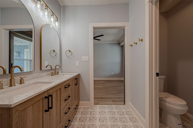 Building Photo - 1110 Avenue K Ave