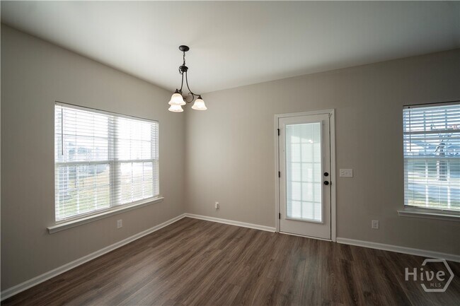 Building Photo - 123 Grimsby Rd