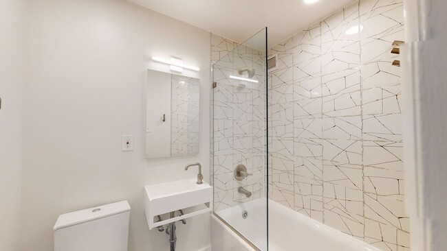 Building Photo - Modern Studio Apartment in Historic Buildi...