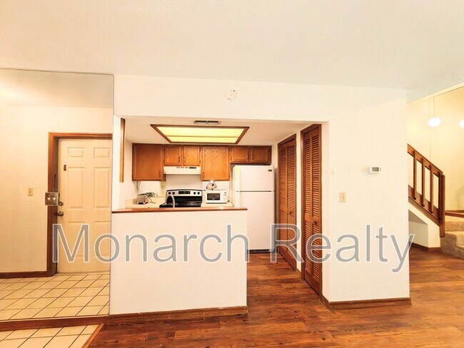 Building Photo - 830 SW 56th Terrace
