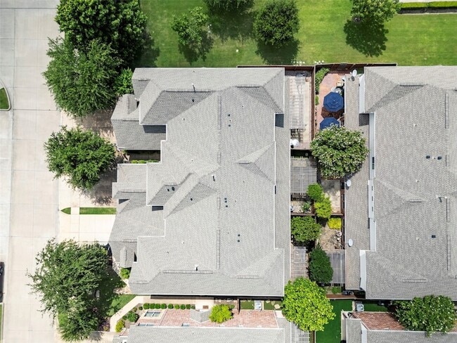 Building Photo - 4829 Bayview Dr