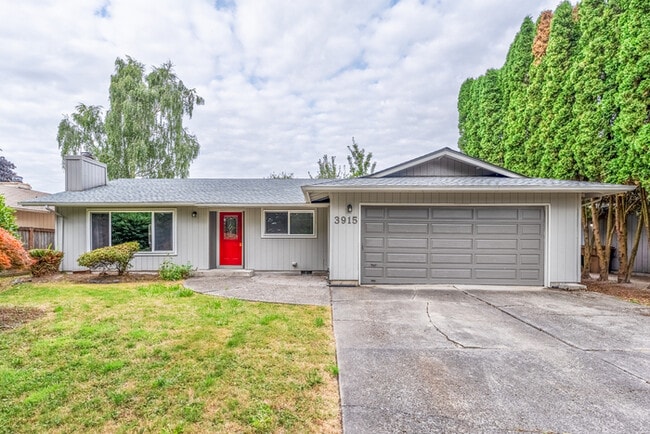 Building Photo - THREE BEDROOM IN MINT VALLEY