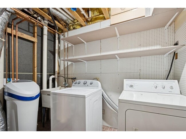 Building Photo - 3824 Tower Pond Dr