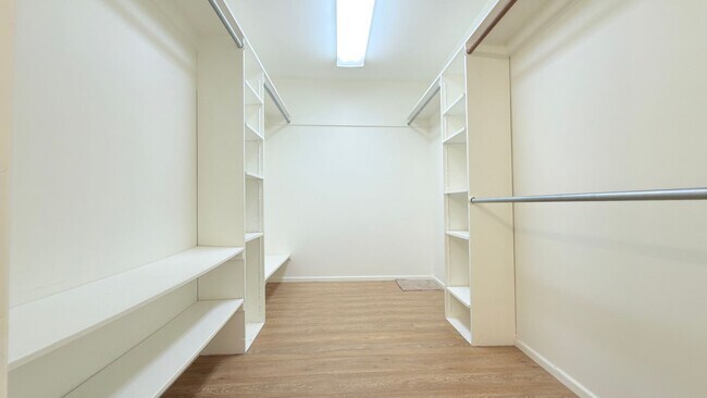 Building Photo - Spacious 4-Bedroom + Bonus Room Home with ...