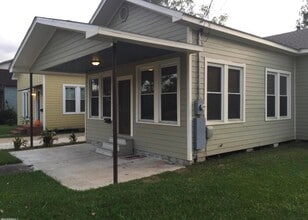 Building Photo - 200 E Cypress St