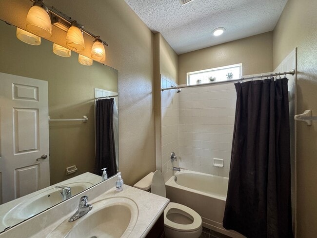 Building Photo - 4813 River Gem Ave
