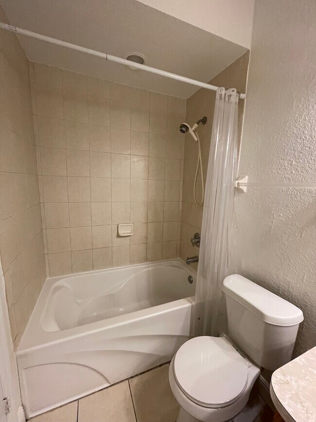 Building Photo - 122 Key Haven Ct