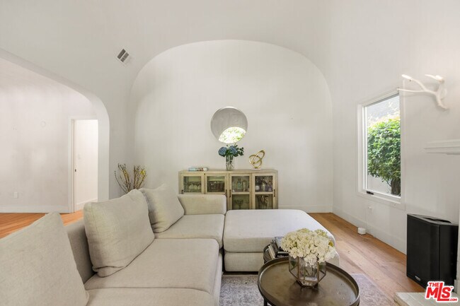 Building Photo - 0 N Edinburgh Ave