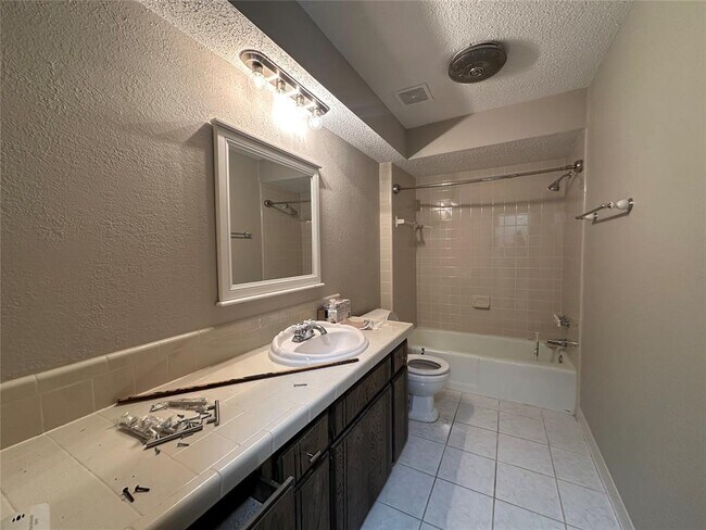 Building Photo - 3306 Rambling Oaks Dr