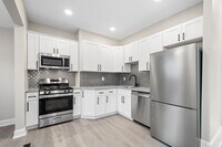 Building Photo - Stunning 2 bedroom home in North Side available Feb 1!