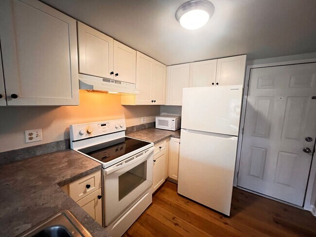 Building Photo - Beautiful, unfurnished studio condo in Myrtle Beach Golf and Yacht. Available now!