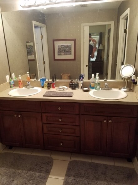 Building Photo - 5678 Samter Ct