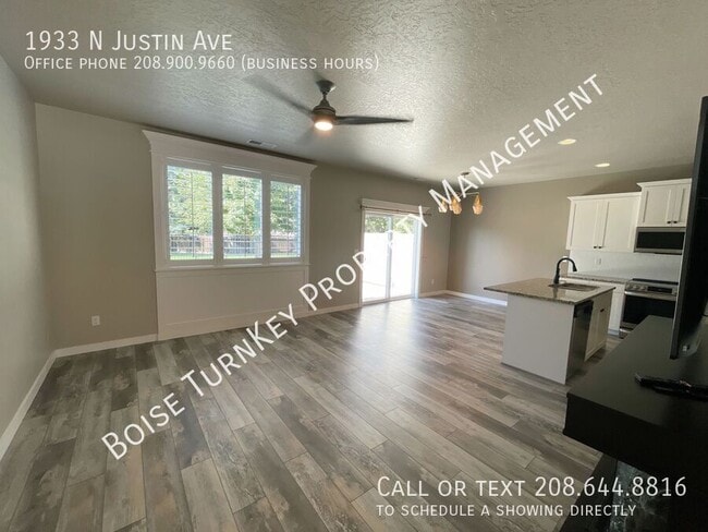 Building Photo - 1933 N Justin Ave