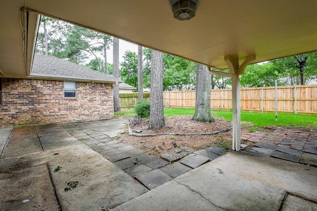 Building Photo - 115 Pine Manor Dr