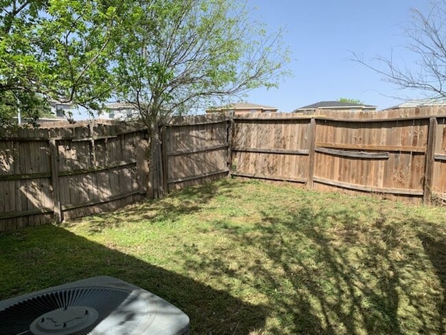 Building Photo - Townhome for rent