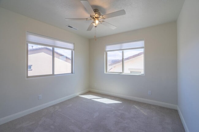 Building Photo - 548 N 550 W
