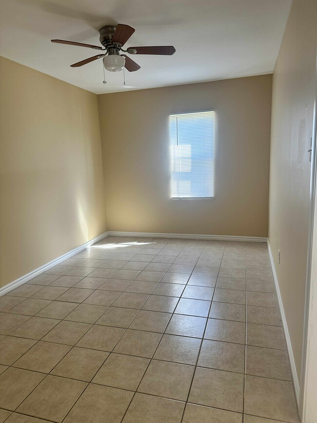 Building Photo - 6 Pine Creek Cir