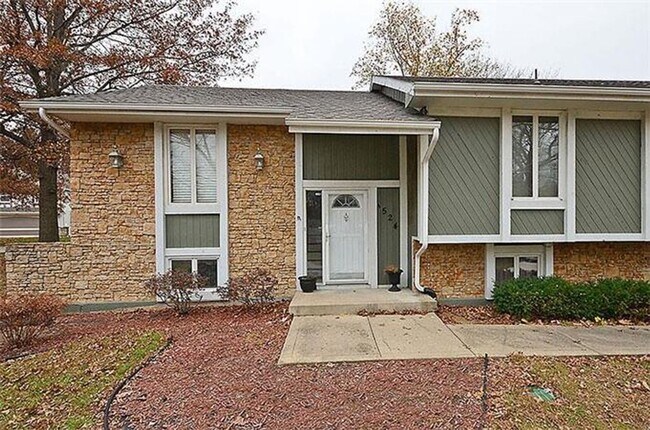 Building Photo - COMING SOON!! Large home in the Newmark and Staley Area