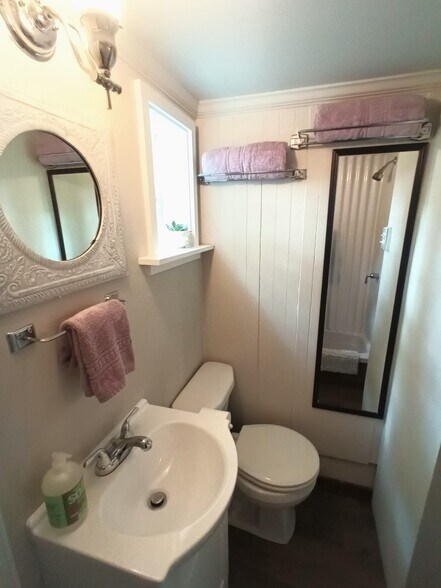 bathroom - 214 Page Hill Rd