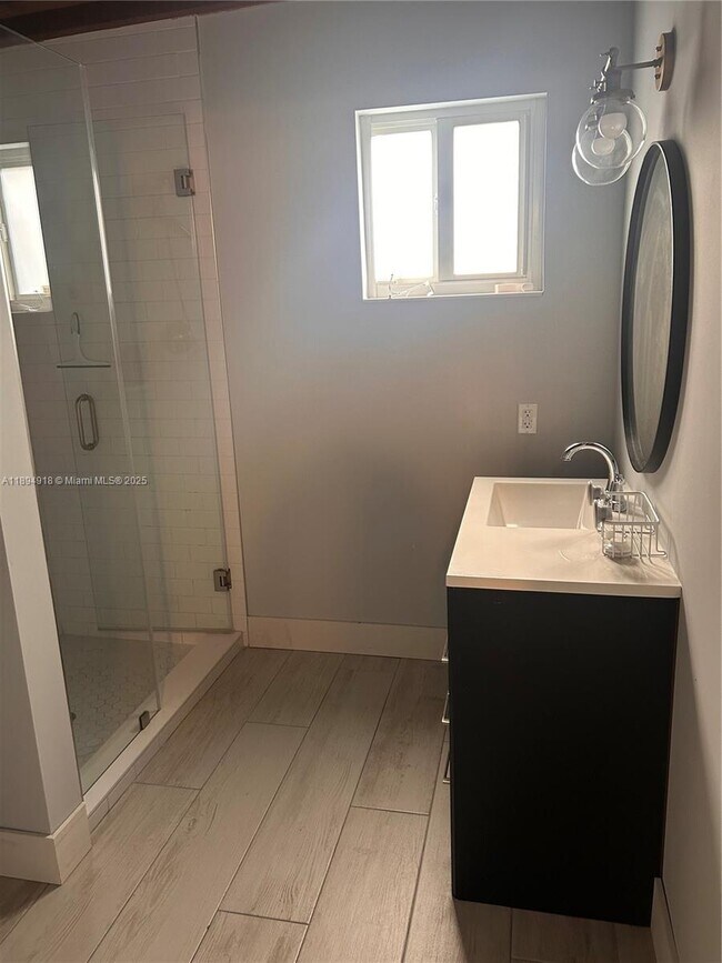 Building Photo - 6431 SW 64th Ct