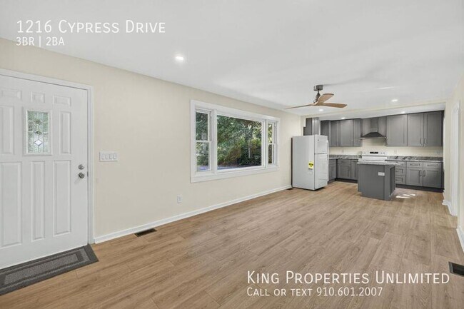 Building Photo - 1216 Cypress Dr