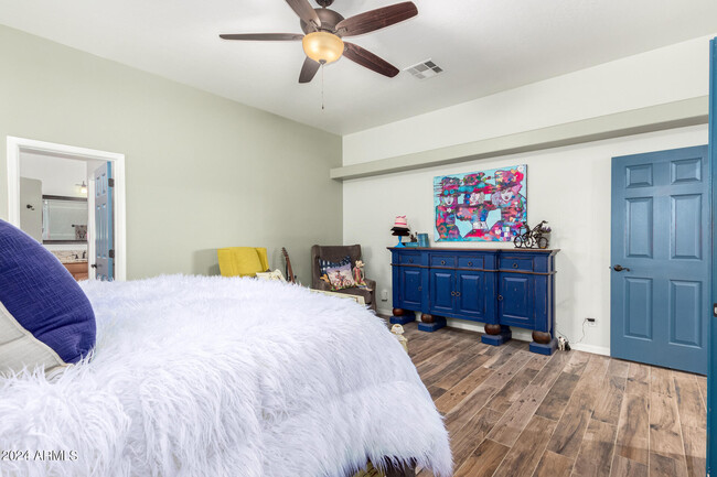 Building Photo - 20475 E Palomino Dr
