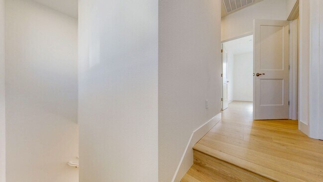 Building Photo - 2782 Sassy St