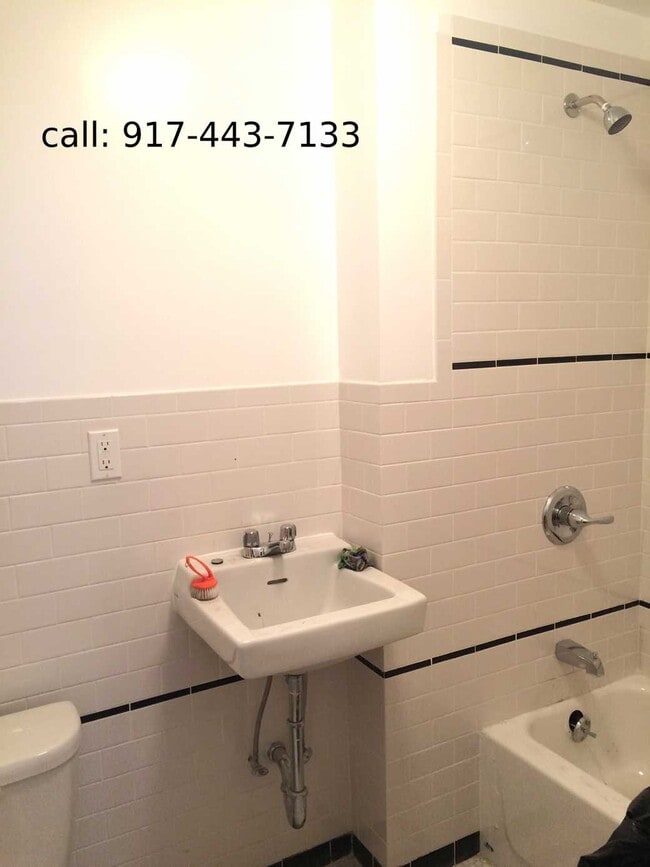 full bathroom - 40 Catherine St