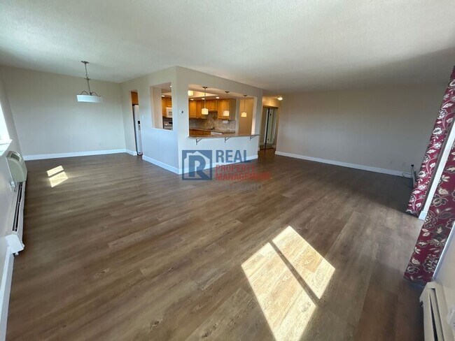 Building Photo - 13890 E Marina Dr